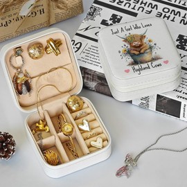 Western Jewelry Box Case Highland Cow Print Travel Jewelry Organizer Gifts for Cow Lover Cowgirl Stuff Portable Travel Essentials for Women, Mothers Day Gift, Just A Girl Who Loves Highland Cows