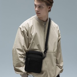 Lohol Small Shoulder Bag for Men & Women, Shoulder Bag, Messenger Bag, Sling Bag, Crossbody Bag for Work, Travel, Everyday Life, black, Utility