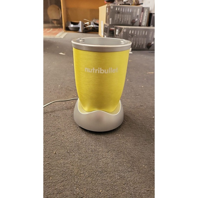 NutriBullet Pro 900 Watt Hi-Speed Blender/Mixer Twist and Blend 9-Piece