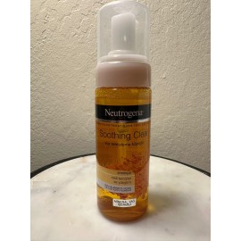 Neutrogena Soothing Clear Calming Mousse Facial Cleanser Turmeric 5 oz