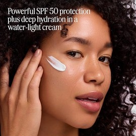 COOLA Crema hidratante facial orgánica refrescante con SPF 50, protector solar facial probado por dermatólogos con tecnología BlueScreen Digital De-St
