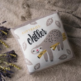 H:)PPY life Plush cushion motif "sloth", decorative cushion, 25 cm x 25 cm, 100% polyester, funny gift, decorative item, 48181
