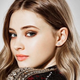 INFINIONLY Elegant Four Leaf Clover Earrings Studs, 925 Silver Earrings for Women and Girl, Clover Studs Inlaid Zirconia, Hypoallergenic Ear Jewellery for Ladies