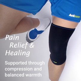 Actimove Sports Edition Knee Support Closed Patella with COOLMAX AIR Technology – Sleeve for Pain Management – For Strains, Sprains & Swelling - Left/Right Wear – Navy, Large