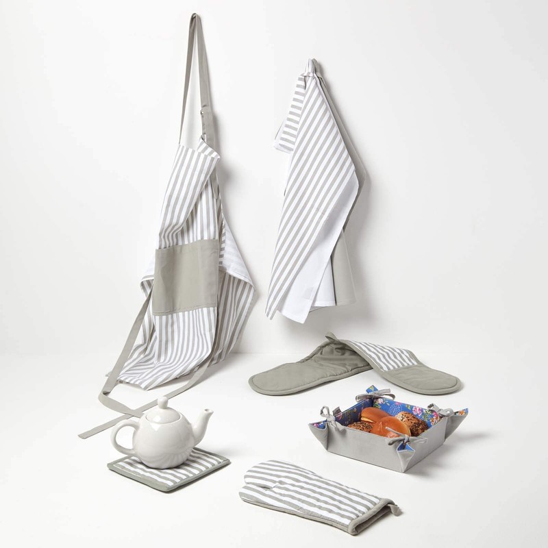 Homescapes 100% Pure Cotton Apron Washable Kitchen Apron with Pouch