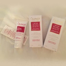 Gino Crème Hydra Beauté Moisture Cream 50ml+sample Creme Hydra Beauté 50ml random aesthetic samples 5 pieces / 기노 크렘 이드라 보떼 수분크림 50ml+샘플 크렘 이드라 보떼 50ml  랜덤 에스테틱 샘플 5장