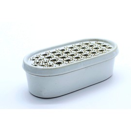 Ryusei Kiln Grater Daikon Radish White