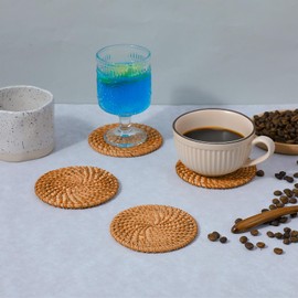 Classicseali 4pcs Rattan Coasters, 4 In Natural Woven Coasters, Round Boho Heat-resistant Drink Wicker Coaster for Coffee Table Housewarming Gifts Hot Drinking Home Decor Protecting Table