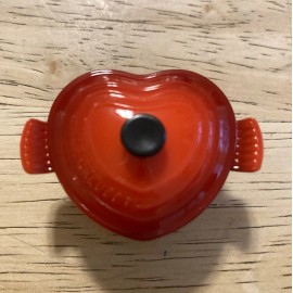 Le Creuset "Cerise" Heart Dutch Oven Magnet LE CREUSET Plastic Magnetic Logo DyDo Cherry