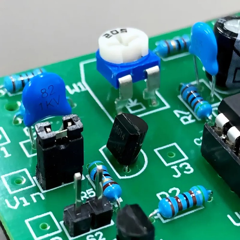 Tecneu 100 Piezas Capacitores Cerámicos 22nF 1kV 223 Azul PCB