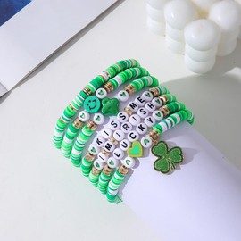 OIDIMS Clover Irish Festival Bracelet Charm Green Shamrock Heishi Clay Bead Bracelet Set St.Patrick’s Day Bracelets for Women Men Stretch Bracelet Lucky Statement Gift Xmas Promise 7pcs
