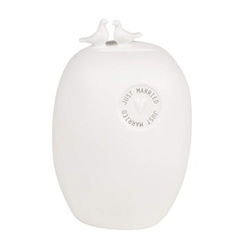 Räder Giving Gravel Stone Just Marrired