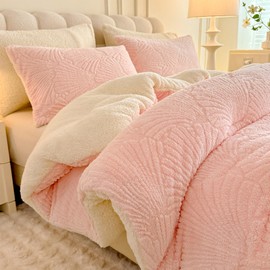 tohrisa Seashell Jacquard Sherpa Comforter Set Warm Cozy Premium Bedding 3 Pieces, King Size Geometric Pattern Quilt Comforter with 2 Pillowcases(104"X90" Light Pink)