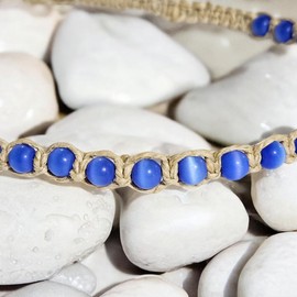 BlueRica Gargantilla de cordón de cáñamo con abalorio de ojo de gato (azul oscuro)