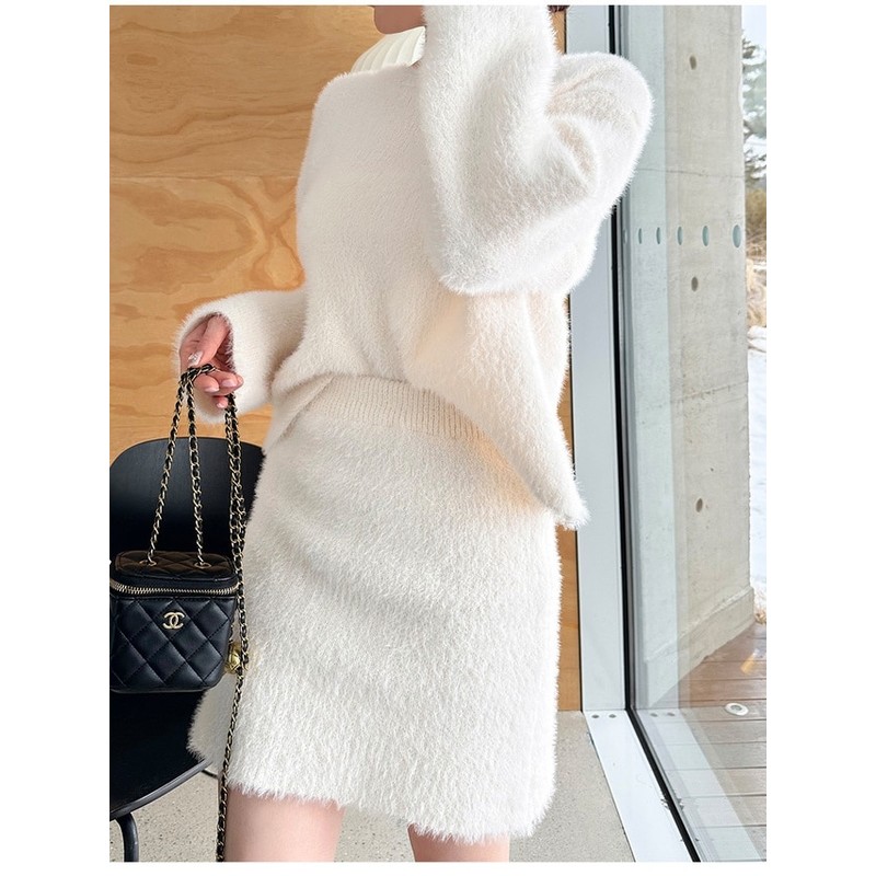 Lovely mini cropped knit set two-piece (new seasonal outing look,