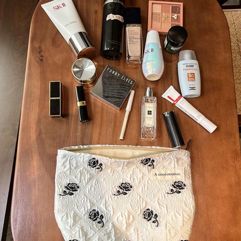 JYSILIYH Cosmetic Bags for Women,Large Aesthetic Makeup Bag,Preppy Skincare Organizer,Rose