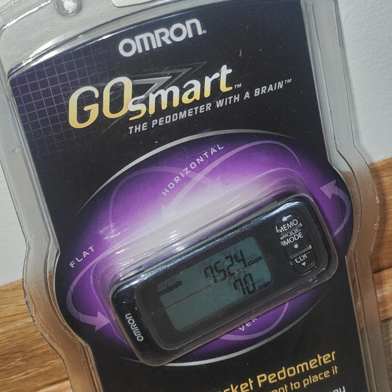 OMRON GO SMART TRI-AXIS POCKET PEDOMETER WITH A BRAIN HJ-303