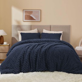 BEDELITE Fluffy King Size Comforter Set - Navy Blue Fleece Soft Comforter for King Size Bed, Luxury Warm Bedding Set for Winter, Fuzzy Bed Set 3 Pieces (1 Comforter, 2 Pillowcases)