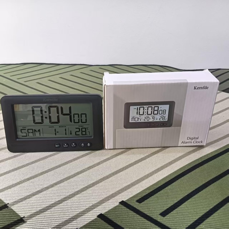 Travel Alarm Clock Battery Powered,Alarm Clocks for Bedrooms,Small Digital Clock
