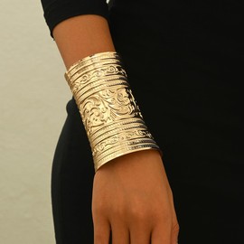 Chunky Gold Cuff Bangle Bracelets for Women Vintage Boho Wide Bracelet Irregular Statement Bracelet Fashion Open Cuff Bracelets Thick Arm Golded Bangle for Women (Gold)