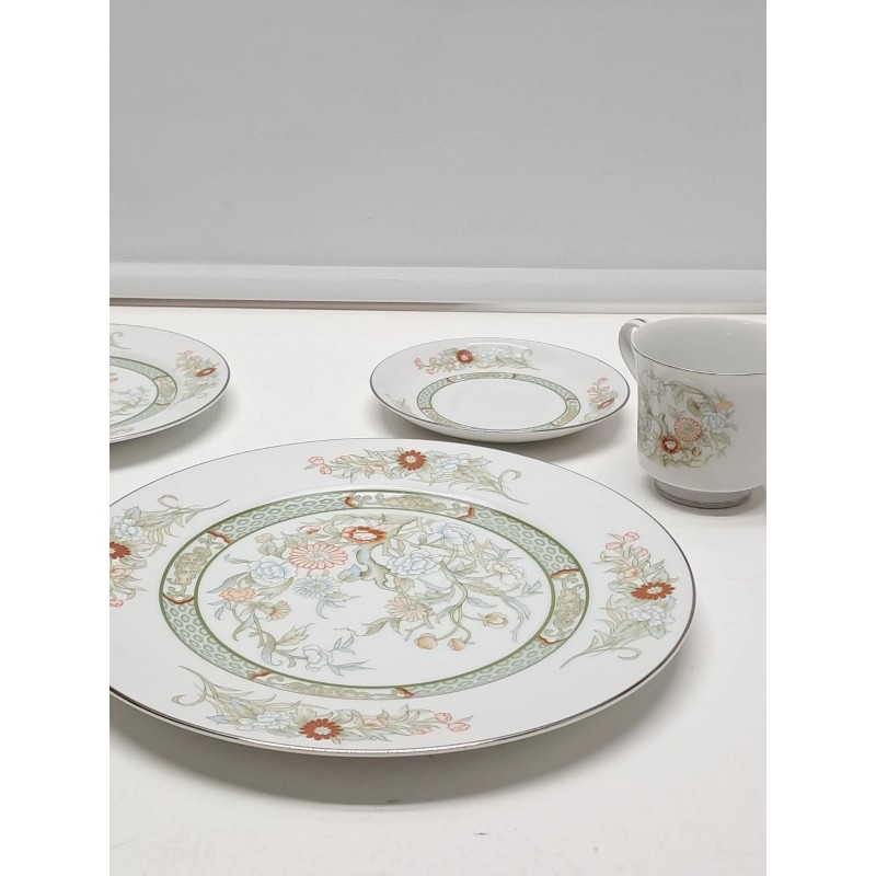 Mikasa - Fine China KABUKI L9011 5 Piece Place Setting