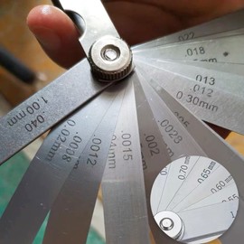 Feeler Gauge，32 Blades 0.02-1.0mm Stainless Steel Feeler Dual Marked Metric and Imperial Gap Feeler Gauges Measuring Tool High-Precision Feeler Feeler Feeler Gap Thickness Feeler Single Piece Metric