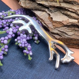 Unbranded NEW PEWTER Celtic Uffington White Horse Brooch Pagan Horse Goddess Epona Pin