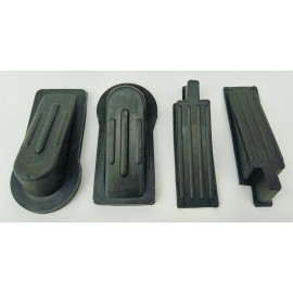 Kit De 2 Cuas Chicas Y 2 Cuas Medianas De Hule Para Puerta Negro Triangular Mate