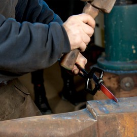 Caliburn Knifemaking and Blacksmithing Tongs 16" Z V-Bit Style