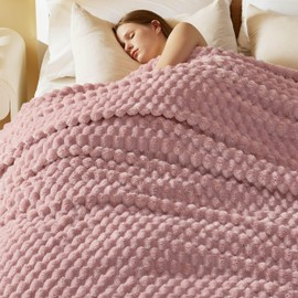 Bedsure King Size Blanket for Bed - Super Soft, Cozy Blankets for Women, Cute Large Fleece Gifts for Girls, Pink, 108x90 Inches
