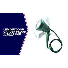 Woods 0434 60-Watt 200 Lumen Light; Weather Resistant; Heavy Duty Stake; Durable Fixture; Polarized Plug with 3-Foot Cord; Green Finish; 2 Ext 60W Floodlight; 5 LEDs; 2 Extra Lenses; 1-Pack