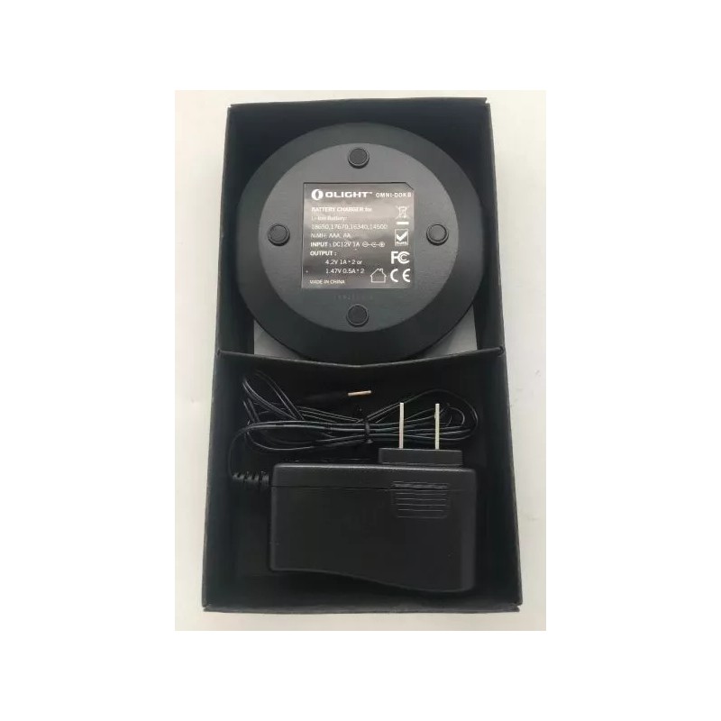 OLIGHT UNIVERSAL RECHARGEABLE BATTERY CHARGER LI-ION 18650,17670,16