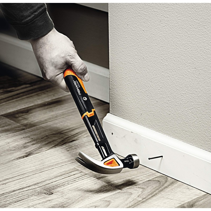 Fiskars Universal Hammer IsoCore M with Curved Claw, Length: 34