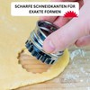 Westmark Linzer Keks-Ausstechform, Plätzchenstecher, Brezel, Mit Auswerfer, Rostfreier Edelstahl/Kunststoff, Silber/Rot,