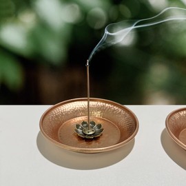 WAYUTO 2pcs Copper Decorative Bowl Hand-Hammered 4.5 Inch Copper Incense Burner Holder Prayer Ritual Plate Sauces Plate Smudging Bowl Ash Catcher Candle Trays Altar Bowl Jewelry Dish Keys Basket