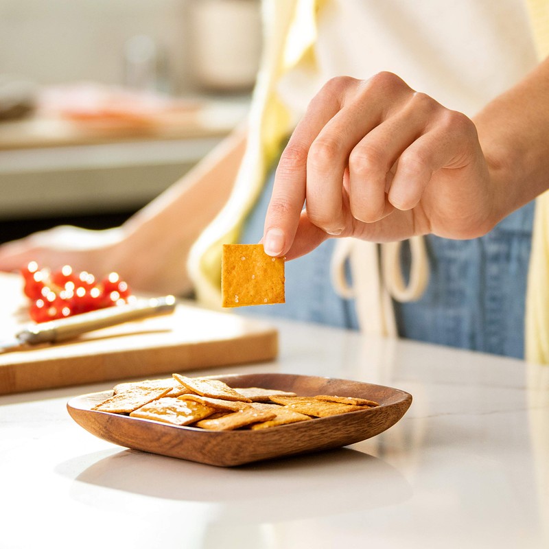 Munchkin® Milkmakers® Lactation Cheddar Crisps for Breastfeeding Moms with Oats