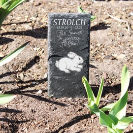 Dekolando Grabstecker Grabschmuck Grabstein - sitzender Hase - Personalisiert Grab Deko 22x8 Grabdekoration