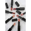 Butter LONDON - Lápiz labial de felpa rusa, zumbido, Suertudo