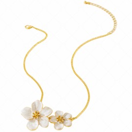 Chunky Gold Flower Pendant Necklace Vintage Statement Layered Daisy Camellia Flowers Chic Metal Floral Choker Necklace for Women Boho Spring Summer Wedding Prom Party Vacation Trendy Dress Jewelry (White)
