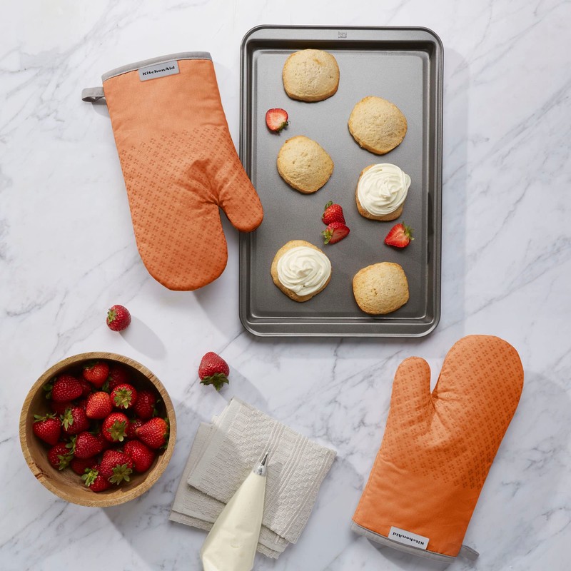 KitchenAid Asteroid Oven Mitt Set, Honey Orange