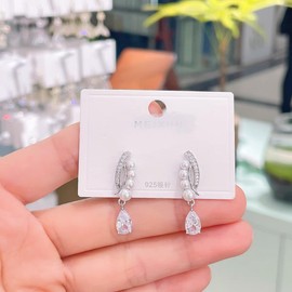 YDSURE Women's Zircon Earrings, Simple, Simple, Design, Dangling Metallic, Hypoallergenic, Ring, 18K Gold, Sparkle, 925 Silver, Diamond, Metal Allergy-friendly Pearl, Simple Sparkle, Fashion Sparkling