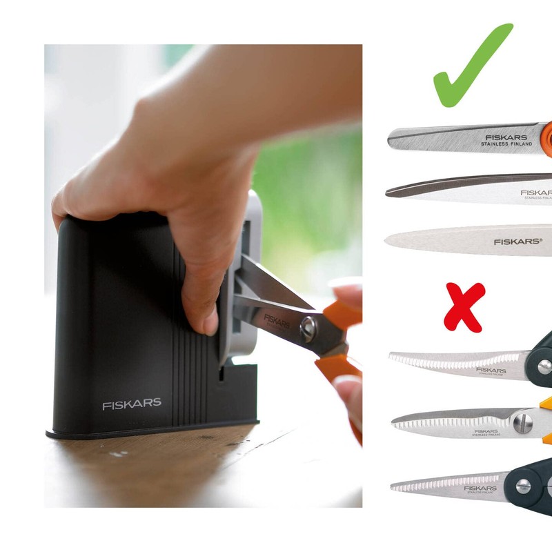 Fiskars Scherenschärfer, Für Rechtshänderscheren, Keramik-Schleifköpfe/Kunststoff-Gehäuse, Schwarz/Grau, 1005137