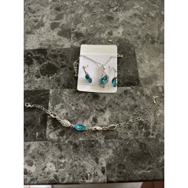 Unbranded ETERNAL MEMORIES JEWELRY SET SILVERTONED NECKLACE & EARRINGS BLUE RHINESTONE NEW