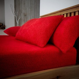 GC GAVENO CAVAILIA 2 Pack Teddy Fleece Pillow Cases - 100% Polyester Thermal Warm & Cozy Pair of Soft Fluffy Plain Fleece Pillow Cases - Red