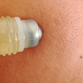 Secador de Barros -Roll On SOS- Con Aceites Esenciales, Alfa y Beta Hidroxiácidos