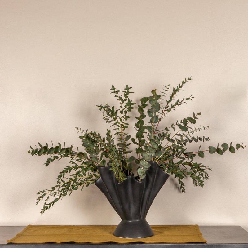 Bloomingville Stoneware Ruffled Vase with Reactive Glaze, Black