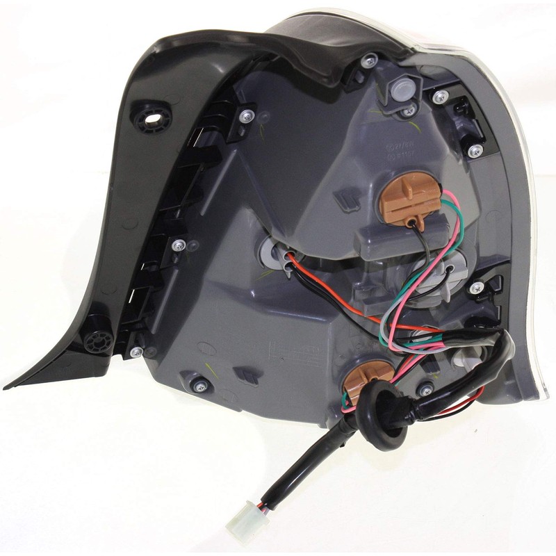 Garage-Pro Tail Light Compatible with 2008-2011 Hyundai Accent Driver Side