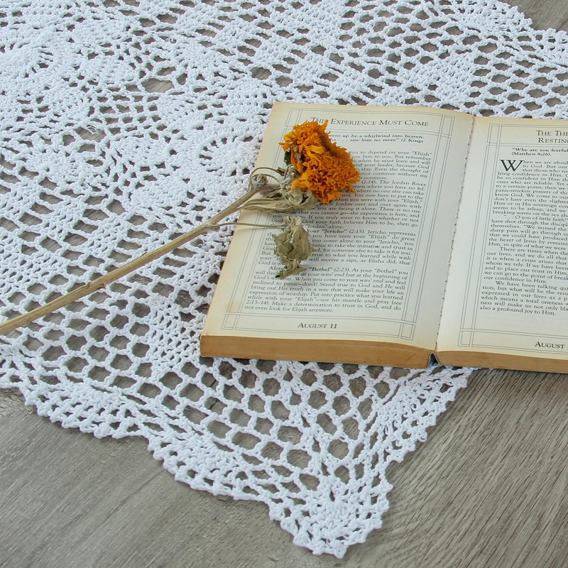 kilofly Handmade Crochet Lace Rectangular Table Runner 15 x 36