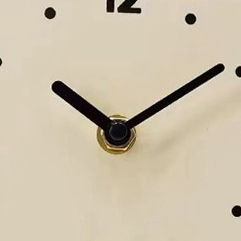 Desktop Clock Simple Modern Quiet Movement Metal Desk Clock Ornament