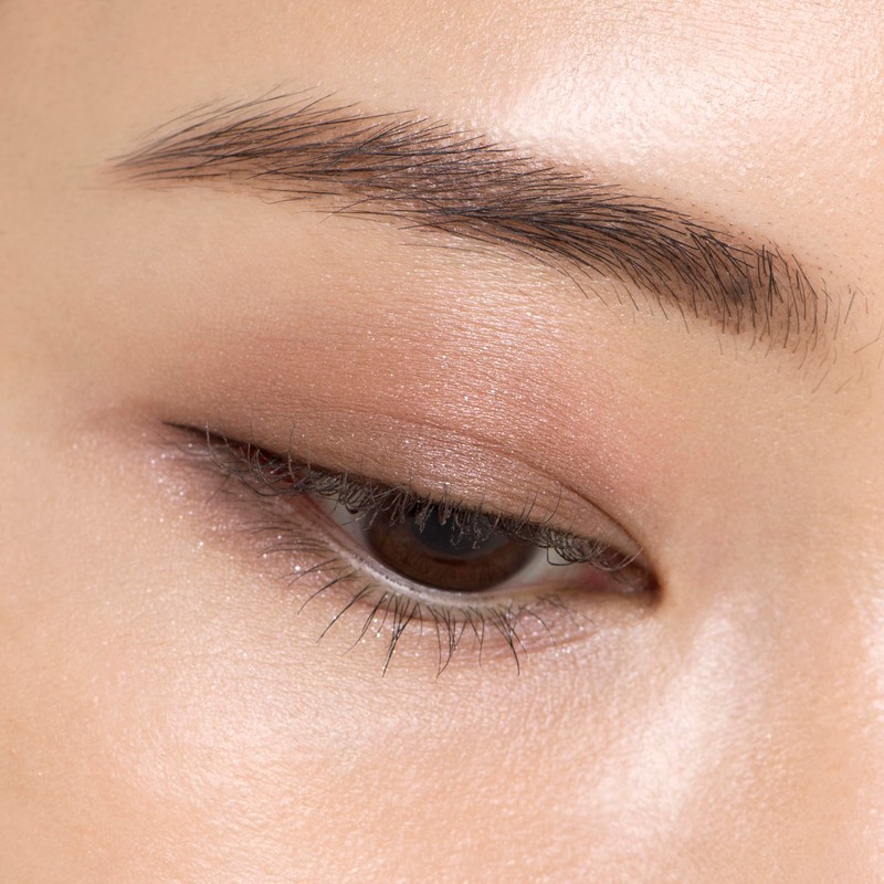 Koh Gen Do Ebarado Mineral 3D Eye Shadow 01 Layered